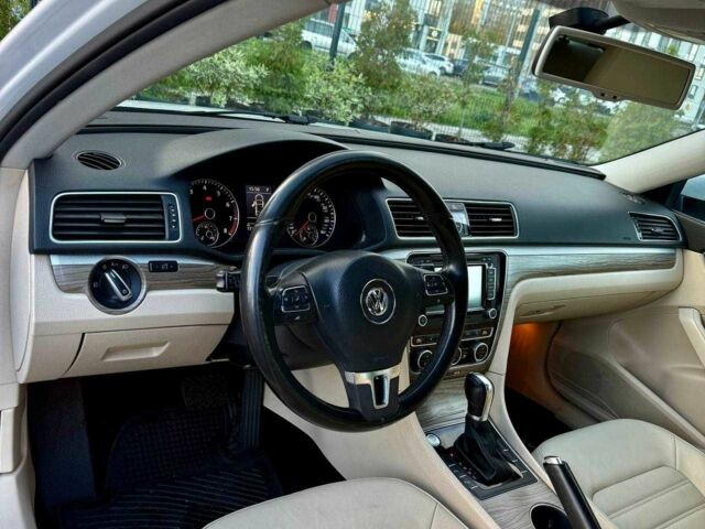 Фольксваген Пассат 2012 в Киеве на Automoto.ua Белый Фольксваген Пассат, объемом двигателя 3.6 л и пробегом 137 тыс. км за 10900 $, фото 11 на Automoto.ua