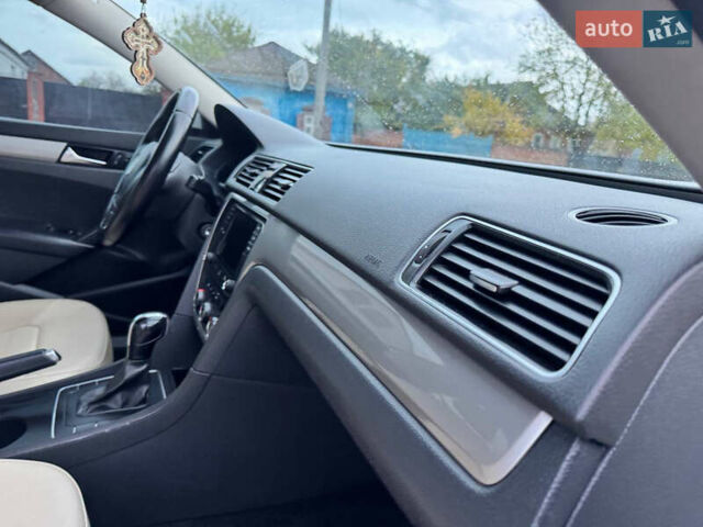 Белый Фольксваген Пассат, объемом двигателя 2.48 л и пробегом 272 тыс. км за 9850 $, фото 18 на Automoto.ua