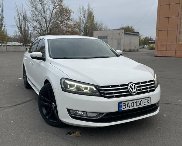 Белый Фольксваген Пассат, объемом двигателя 3.6 л и пробегом 205 тыс. км за 11800 $, фото 1 на Automoto.ua