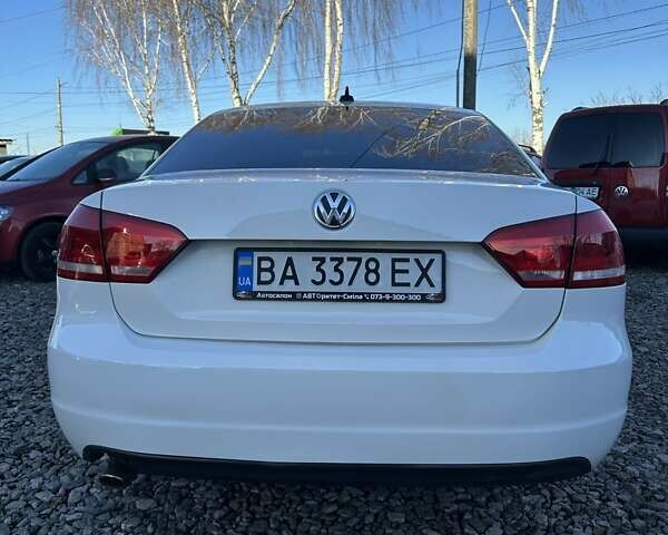Білий Фольксваген Пассат, об'ємом двигуна 2.5 л та пробігом 249 тис. км за 9500 $, фото 4 на Automoto.ua