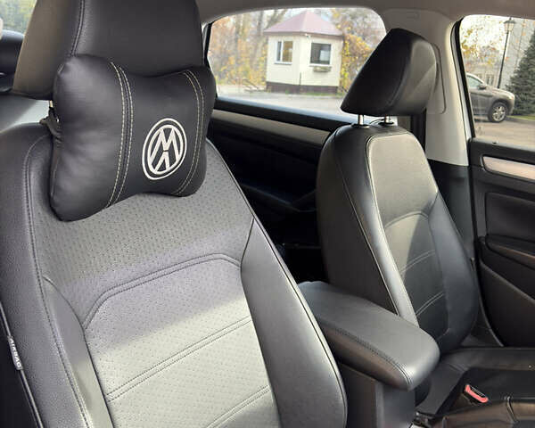 Білий Фольксваген Пассат, об'ємом двигуна 2.48 л та пробігом 237 тис. км за 9500 $, фото 14 на Automoto.ua