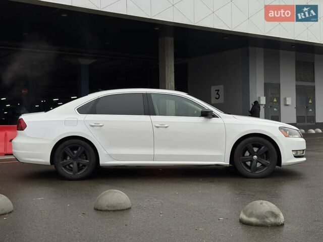 Белый Фольксваген Пассат, объемом двигателя 2.5 л и пробегом 188 тыс. км за 10590 $, фото 15 на Automoto.ua