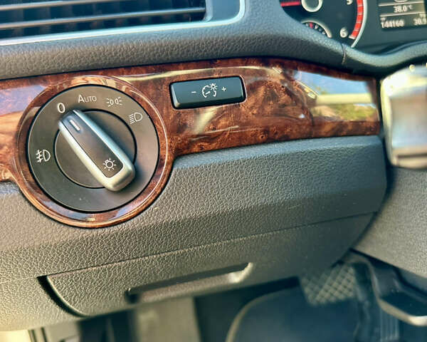 Белый Фольксваген Пассат, объемом двигателя 2 л и пробегом 144 тыс. км за 12500 $, фото 44 на Automoto.ua