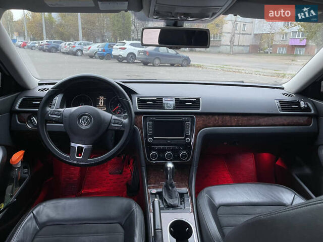 Белый Фольксваген Пассат, объемом двигателя 3.6 л и пробегом 205 тыс. км за 11800 $, фото 15 на Automoto.ua