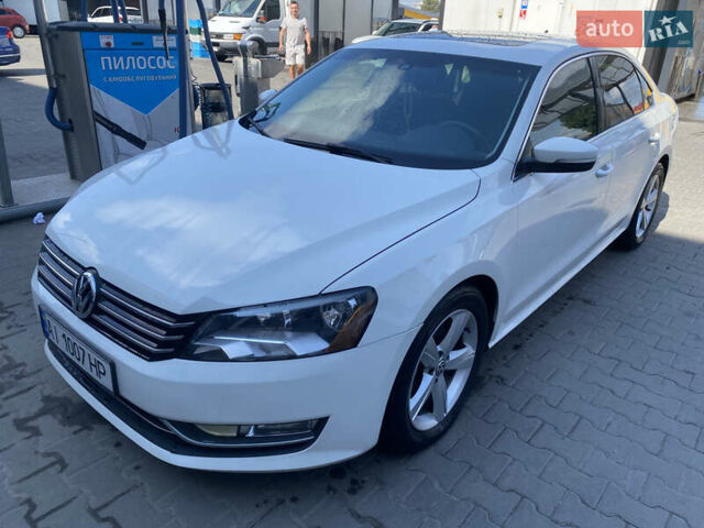 Білий Фольксваген Пассат, об'ємом двигуна 2.48 л та пробігом 220 тис. км за 10700 $, фото 3 на Automoto.ua