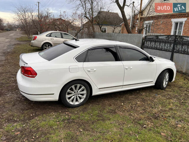 Білий Фольксваген Пассат, об'ємом двигуна 2.48 л та пробігом 267 тис. км за 11000 $, фото 9 на Automoto.ua
