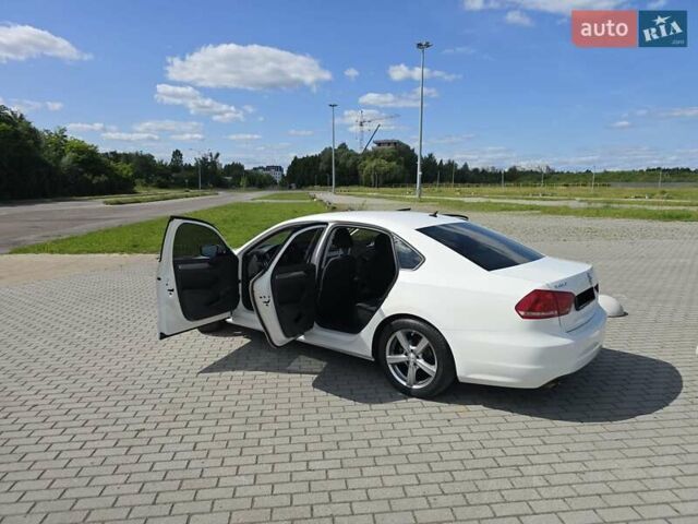 Белый Фольксваген Пассат, объемом двигателя 2.5 л и пробегом 155 тыс. км за 11500 $, фото 11 на Automoto.ua