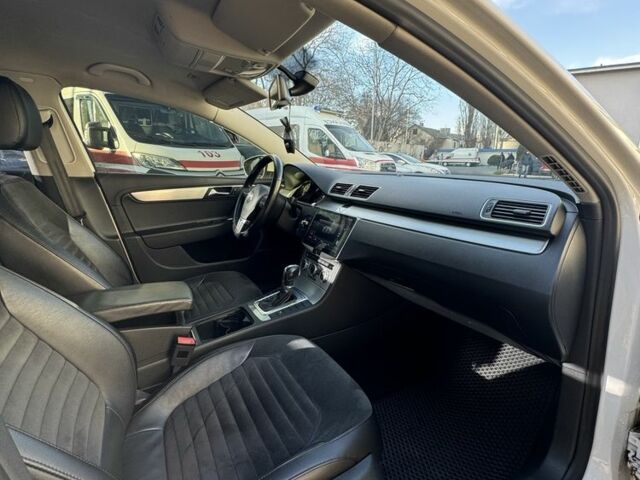 Белый Фольксваген Пассат, объемом двигателя 1.8 л и пробегом 169 тыс. км за 13500 $, фото 23 на Automoto.ua