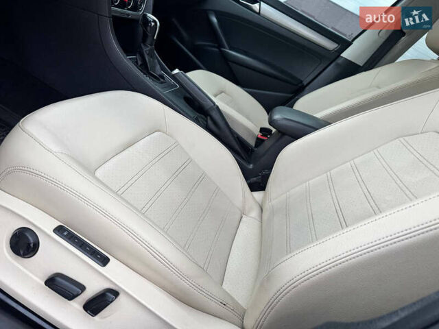 Белый Фольксваген Пассат, объемом двигателя 2.48 л и пробегом 272 тыс. км за 9850 $, фото 19 на Automoto.ua