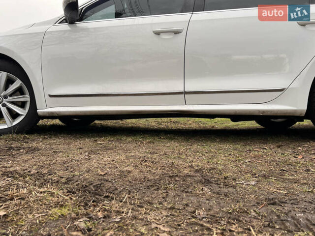 Білий Фольксваген Пассат, об'ємом двигуна 2.48 л та пробігом 267 тис. км за 11000 $, фото 21 на Automoto.ua