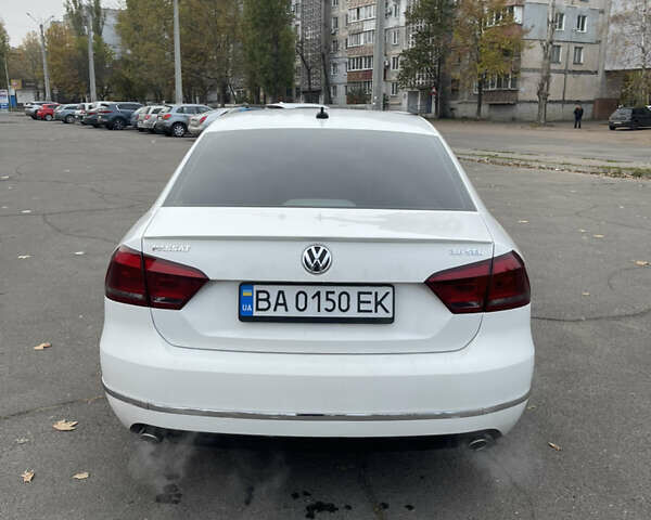 Белый Фольксваген Пассат, объемом двигателя 3.6 л и пробегом 205 тыс. км за 11800 $, фото 7 на Automoto.ua