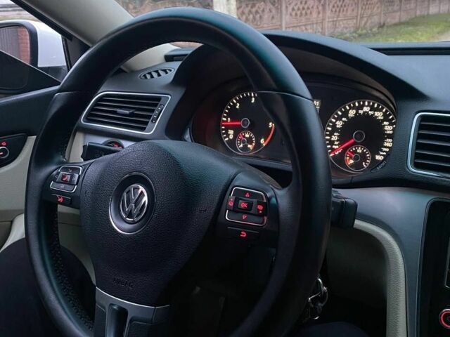 Білий Фольксваген Пассат, об'ємом двигуна 2 л та пробігом 289 тис. км за 11500 $, фото 5 на Automoto.ua