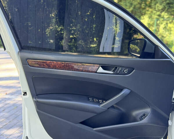 Белый Фольксваген Пассат, объемом двигателя 2 л и пробегом 178 тыс. км за 13000 $, фото 31 на Automoto.ua