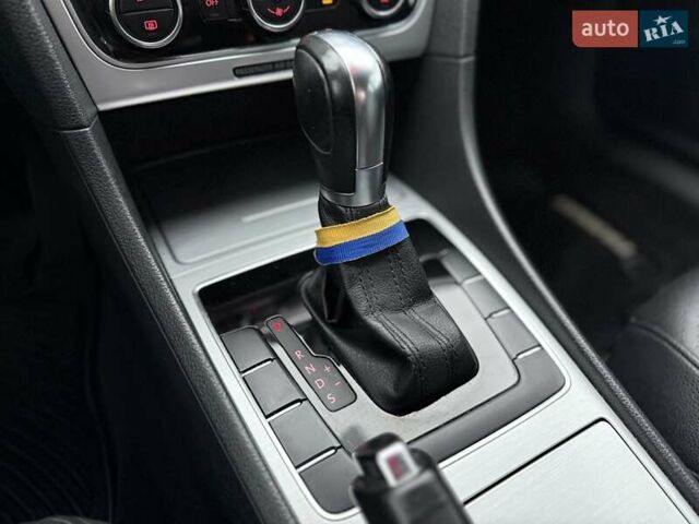 Білий Фольксваген Пассат, об'ємом двигуна 2.5 л та пробігом 239 тис. км за 9300 $, фото 21 на Automoto.ua