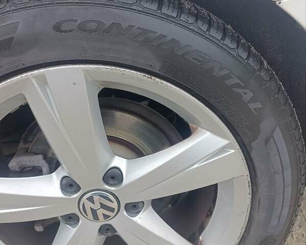 Білий Фольксваген Пассат, об'ємом двигуна 2.5 л та пробігом 223 тис. км за 10400 $, фото 16 на Automoto.ua