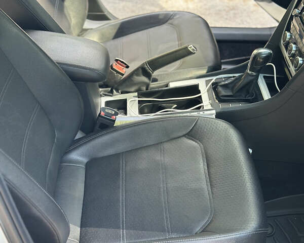 Белый Фольксваген Пассат, объемом двигателя 2.5 л и пробегом 264 тыс. км за 10950 $, фото 21 на Automoto.ua