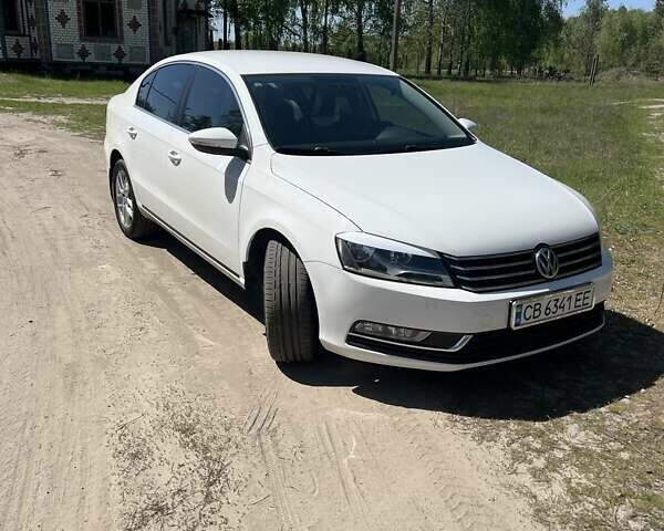 Белый Фольксваген Пассат, объемом двигателя 1.8 л и пробегом 137 тыс. км за 10000 $, фото 4 на Automoto.ua