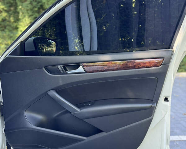 Белый Фольксваген Пассат, объемом двигателя 2 л и пробегом 178 тыс. км за 13000 $, фото 29 на Automoto.ua