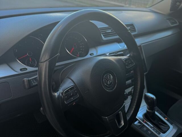 Белый Фольксваген Пассат, объемом двигателя 1.8 л и пробегом 169 тыс. км за 13500 $, фото 8 на Automoto.ua