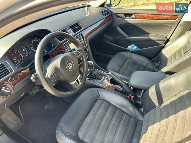 Белый Фольксваген Пассат, объемом двигателя 2 л и пробегом 144 тыс. км за 12500 $, фото 38 на Automoto.ua