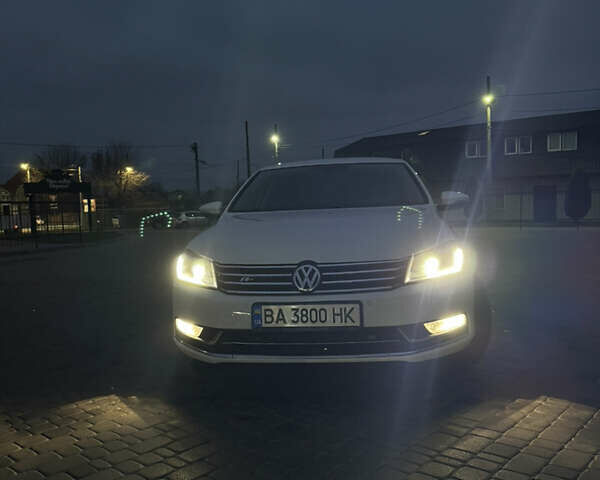 Белый Фольксваген Пассат, объемом двигателя 1.8 л и пробегом 188 тыс. км за 12500 $, фото 17 на Automoto.ua