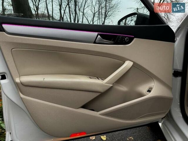 Білий Фольксваген Пассат, об'ємом двигуна 2.5 л та пробігом 190 тис. км за 10790 $, фото 8 на Automoto.ua