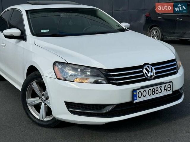 Белый Фольксваген Пассат, объемом двигателя 2.5 л и пробегом 270 тыс. км за 8799 $, фото 7 на Automoto.ua