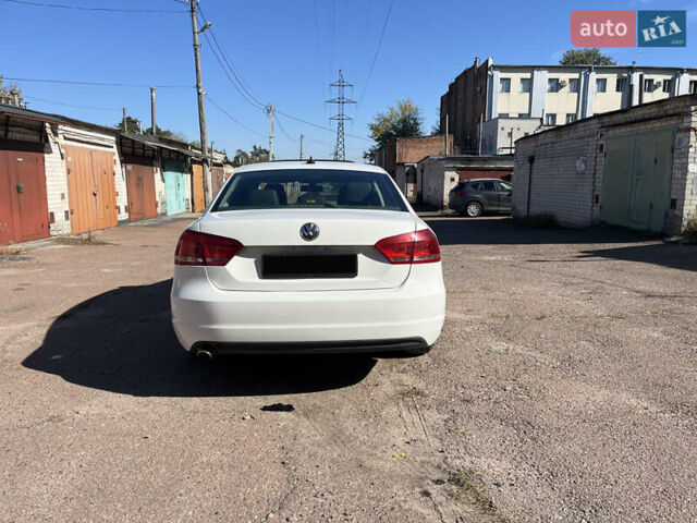 Білий Фольксваген Пассат, об'ємом двигуна 2.5 л та пробігом 186 тис. км за 9900 $, фото 3 на Automoto.ua