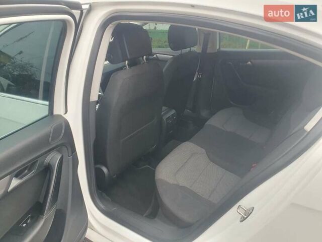 Фольксваген Пассат 2012 в Фастове на Automoto.ua Белый Фольксваген Пассат, объемом двигателя 1.97 л и пробегом 435 тыс. км за 9900 $, фото 5 на Automoto.ua