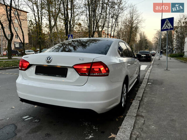 Білий Фольксваген Пассат, об'ємом двигуна 2.5 л та пробігом 322 тис. км за 9999 $, фото 10 на Automoto.ua