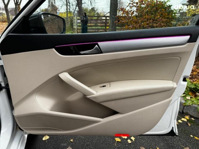 Белый Фольксваген Пассат, объемом двигателя 2.5 л и пробегом 190 тыс. км за 10790 $, фото 31 на Automoto.ua