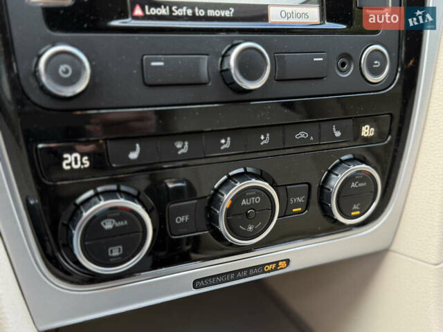 Белый Фольксваген Пассат, объемом двигателя 2.48 л и пробегом 125 тыс. км за 9900 $, фото 50 на Automoto.ua