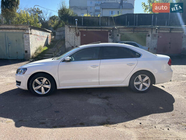 Білий Фольксваген Пассат, об'ємом двигуна 2.5 л та пробігом 186 тис. км за 9900 $, фото 2 на Automoto.ua