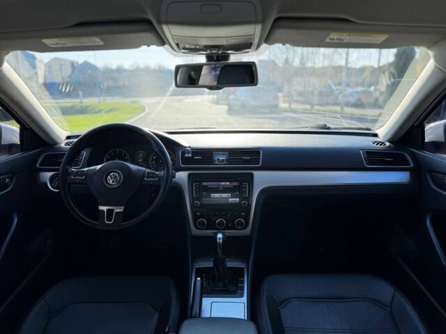 Білий Фольксваген Пассат, об'ємом двигуна 2.5 л та пробігом 173 тис. км за 8200 $, фото 21 на Automoto.ua