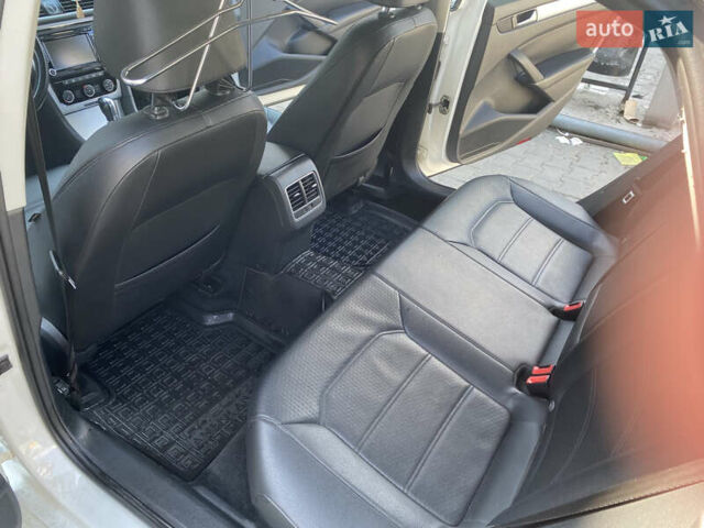 Білий Фольксваген Пассат, об'ємом двигуна 2.48 л та пробігом 220 тис. км за 10700 $, фото 17 на Automoto.ua