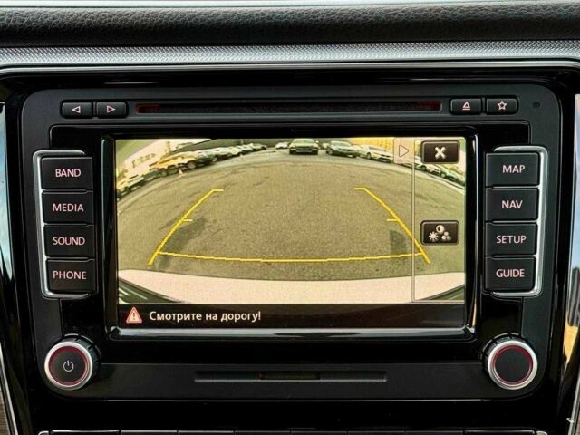 Фольксваген Пассат 2012 в Киеве на Automoto.ua Белый Фольксваген Пассат, объемом двигателя 3.6 л и пробегом 137 тыс. км за 10900 $, фото 15 на Automoto.ua