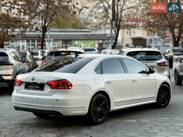 Белый Фольксваген Пассат, объемом двигателя 2.48 л и пробегом 125 тыс. км за 9900 $, фото 24 на Automoto.ua