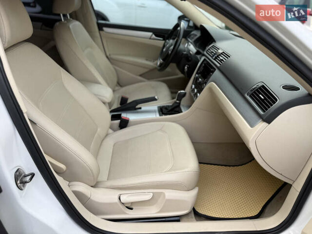 Белый Фольксваген Пассат, объемом двигателя 2.48 л и пробегом 125 тыс. км за 9900 $, фото 33 на Automoto.ua