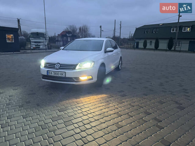 Белый Фольксваген Пассат, объемом двигателя 1.8 л и пробегом 188 тыс. км за 12500 $, фото 1 на Automoto.ua