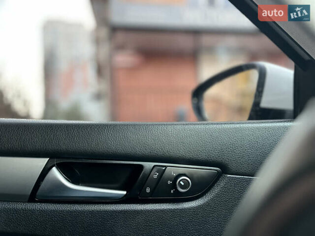 Білий Фольксваген Пассат, об'ємом двигуна 2.5 л та пробігом 322 тис. км за 9999 $, фото 25 на Automoto.ua