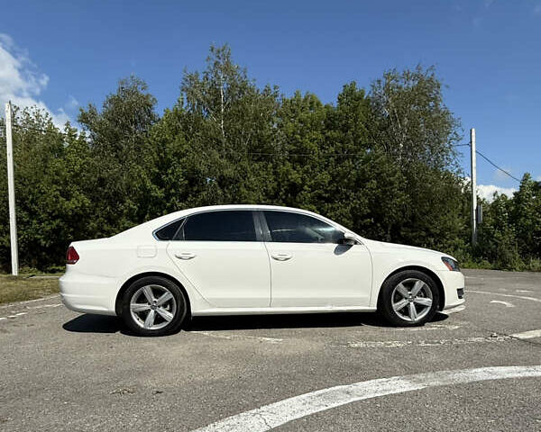 Білий Фольксваген Пассат, об'ємом двигуна 2.5 л та пробігом 209 тис. км за 10900 $, фото 3 на Automoto.ua