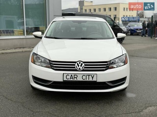 Білий Фольксваген Пассат, об'ємом двигуна 2.5 л та пробігом 239 тис. км за 9300 $, фото 1 на Automoto.ua