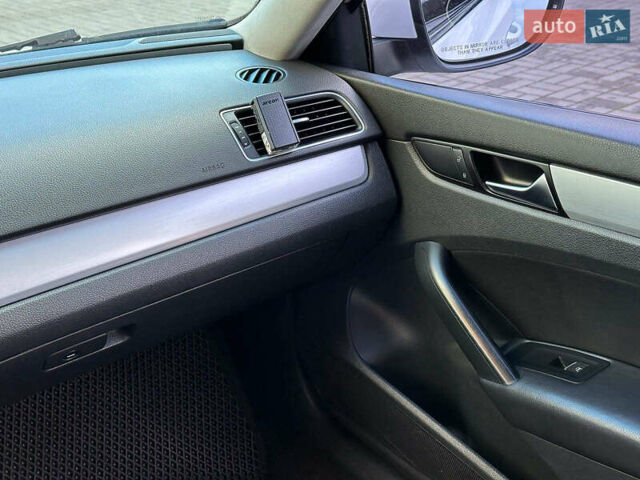 Білий Фольксваген Пассат, об'ємом двигуна 2.5 л та пробігом 277 тис. км за 9440 $, фото 20 на Automoto.ua