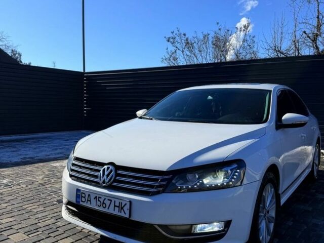 Білий Фольксваген Пассат, об'ємом двигуна 2.5 л та пробігом 210 тис. км за 13000 $, фото 1 на Automoto.ua