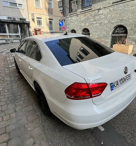 Белый Фольксваген Пассат, объемом двигателя 2.5 л и пробегом 201 тыс. км за 10300 $, фото 6 на Automoto.ua