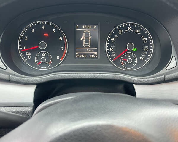 Белый Фольксваген Пассат, объемом двигателя 2.5 л и пробегом 255 тыс. км за 9800 $, фото 20 на Automoto.ua