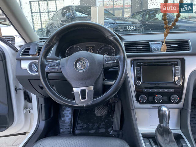 Білий Фольксваген Пассат, об'ємом двигуна 2.48 л та пробігом 220 тис. км за 10700 $, фото 18 на Automoto.ua