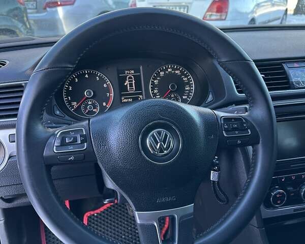 Білий Фольксваген Пассат, об'ємом двигуна 2.5 л та пробігом 249 тис. км за 9500 $, фото 14 на Automoto.ua