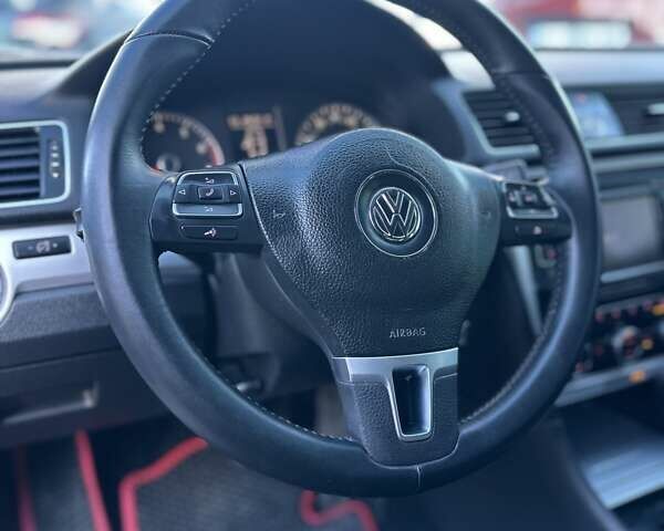 Білий Фольксваген Пассат, об'ємом двигуна 2.5 л та пробігом 249 тис. км за 9500 $, фото 10 на Automoto.ua