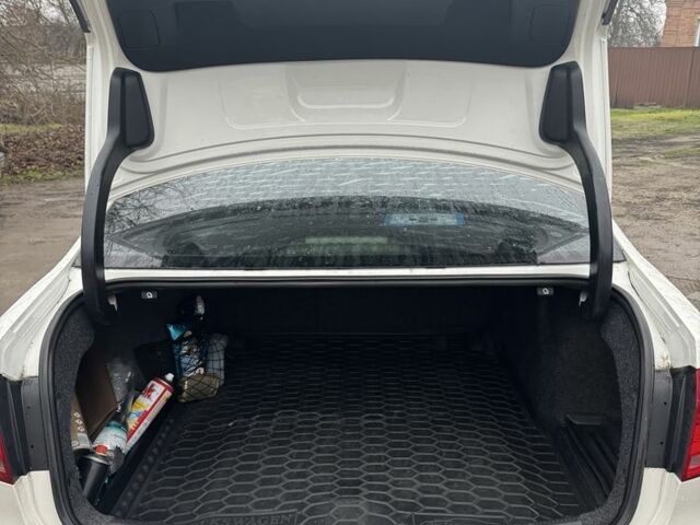 Белый Фольксваген Пассат, объемом двигателя 2.5 л и пробегом 201 тыс. км за 10400 $, фото 8 на Automoto.ua